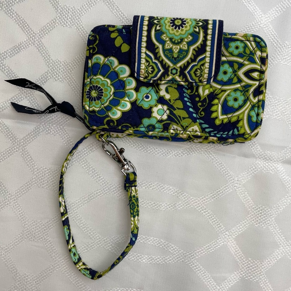 VERA BRADLEY Compact Wristlet